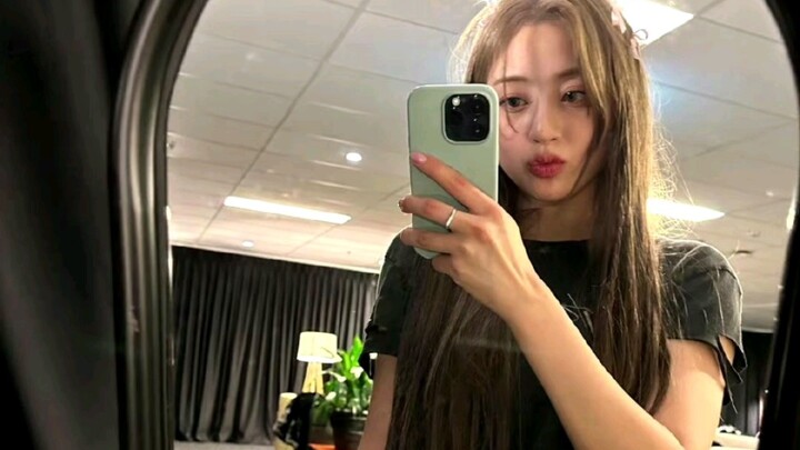 Tanpa hadiah, coba tebak siapa ini!