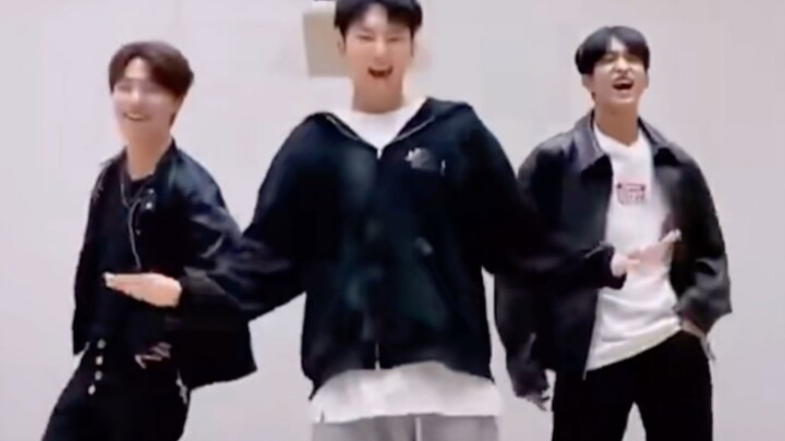 ฉบับไดโนเสาร์ของ《Rush hour》