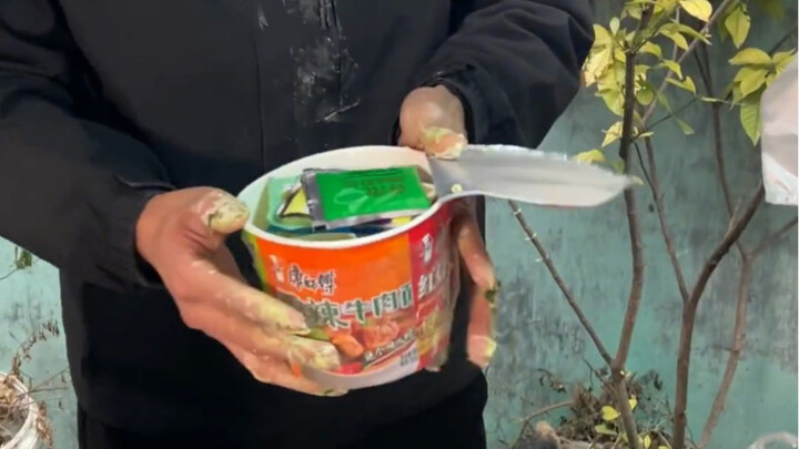 Mì cà chua sốt cay do lão đầu bếp làm, giá cũ 5 tệ.