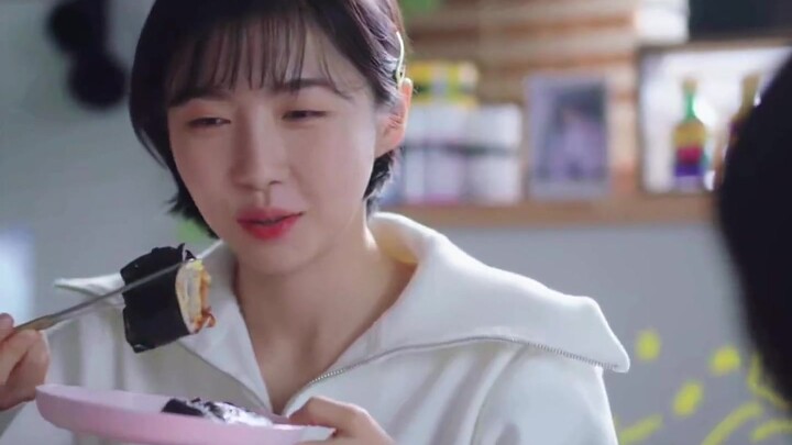 【يو يونغ-وو، المحامي الغريب】 هذه العصابة على العينين جذبتني بعفويتها الجميلة تمامًا، وصداقتي بين دون