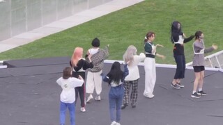Never slacking off! TWICE is the most serious rehearsal I've ever seen.