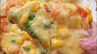 Sống với người thích nấu ăn là không lo đói nhaaaa :3  #monngonmoingay