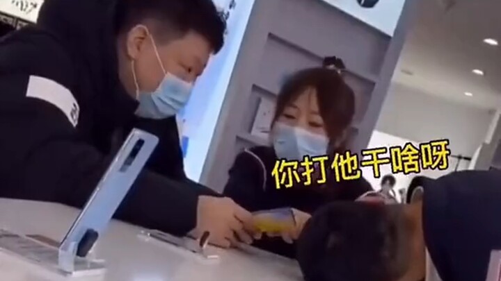 Nhân viên bán hàng cần nắm bắt nhu cầu của khách hàng.