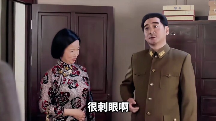 Chủ tịch Chu mặc quân phục Quốc Dân Đảng tham dự tiệc, vệ sĩ nhìn thấy mà sửng sốt