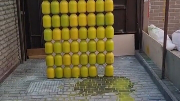 Versi peningkat tekanan menghancurkan botol