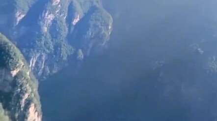 الجسد يطير في المقدمة، والروح تلاحقه من الخلف.