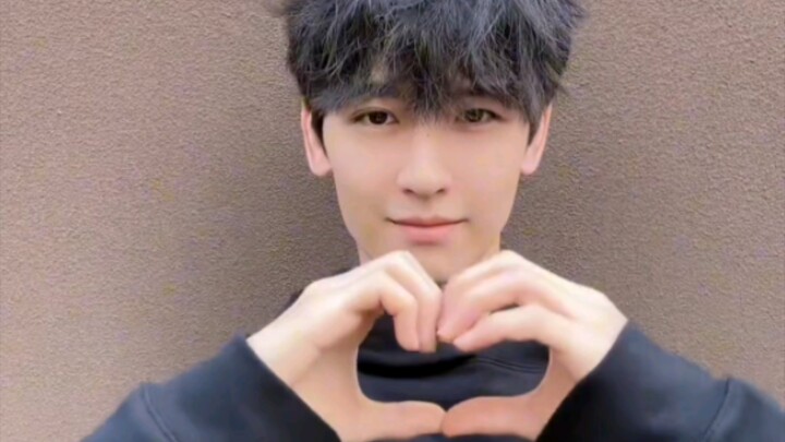 ใครเป็นคนสอนเต้นกันนะ? ฮ่าๆๆ ท่าทางงุ่มง่ามแฮปปี้เทศกาลย่วนเซียวของทุกคนน่ารักสุดๆ! 【หวงจวิ้นเจี๋ย】