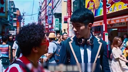 Sebuah film menayangkan 12 iklan, sutradara paling menguntungkan