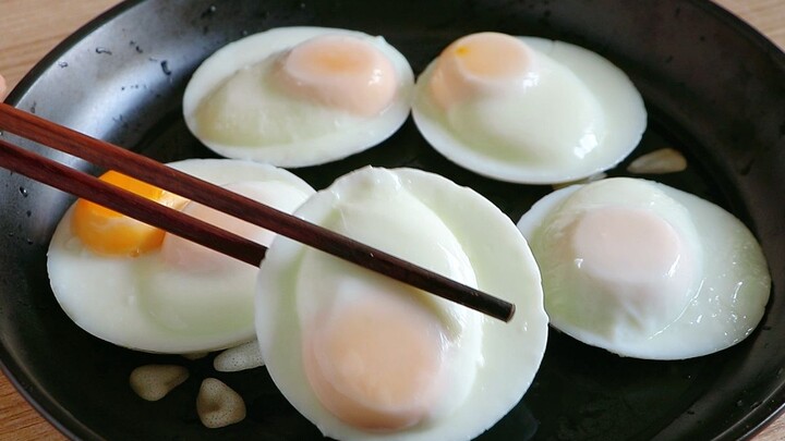 Food making- Two ways of making perfect poached eggs