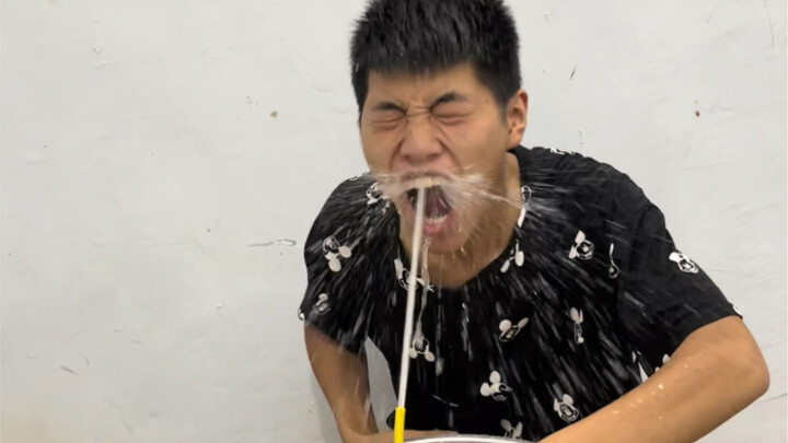 发明：可以喝汤的多功能筷子