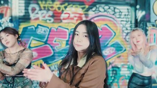 Saya bernyanyi dan menari tarian kpop Korea di jalanan London [ITZY-Cheshire] cover tarian