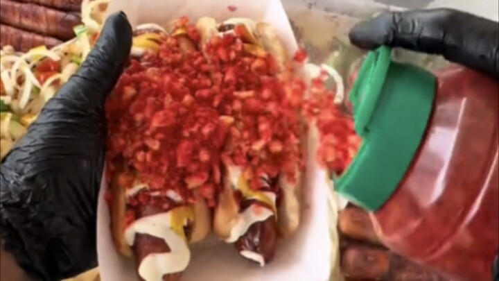 Sarapan Pekerja Konstruksi di California, Amerika Serikat: Hot Dog Sosis Lezat
