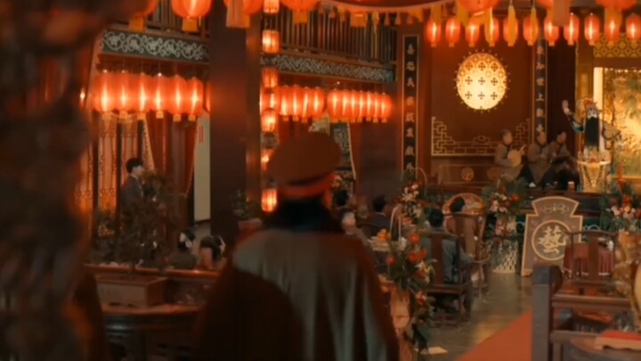 Một khi vở diễn đã bắt đầu, chỉ có Đại Phật gia mới được vào; Phật gia và Nhị gia đúng là đôi bạn th