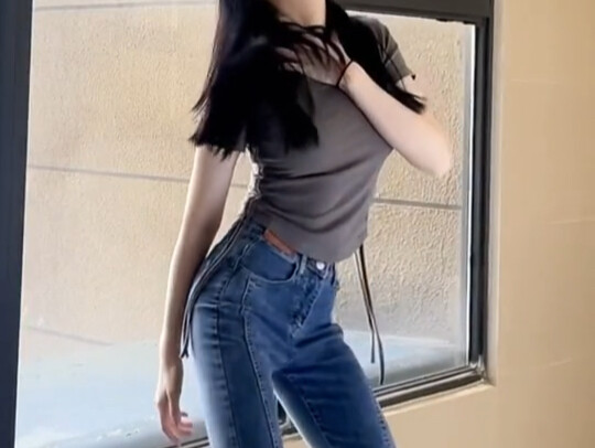 อะไรบางอย่างที่ไม่น่ารัก