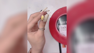 Dùng gì để dán móng vào chân đế