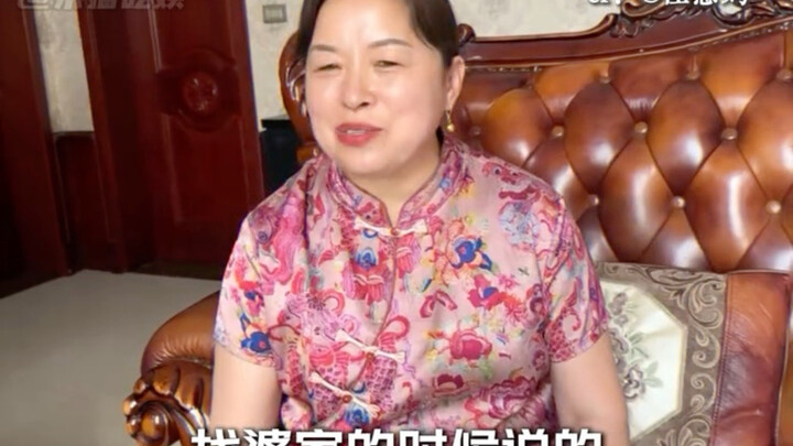 Now it’s Jiahui’s turn to shout “I don’t dare, I don’t dare!” #Funny #MomAndDaughterLife #CloseMarri