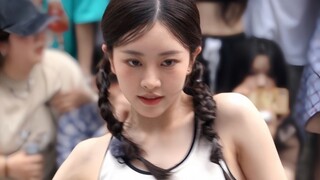 RED Li Qianyu 4.27 Changsha Roadshow HD Straight Shot丨 Peri yang Kuat dan Lucu