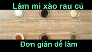 Làm mì xào rau củ