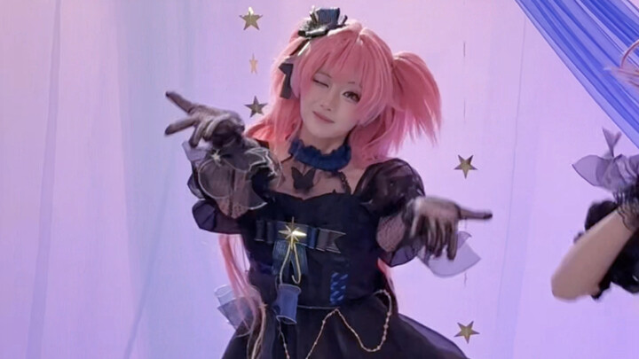 It’s rare—playing a little idol and not even catching “man disease”!