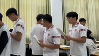 ครู : มาเลย พัดลมตัวเล็กด้านหลังมาก่อนเลย