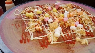 เครปชมพูไส้พริกเผา หมูหยอง แผ่นละ15บาท