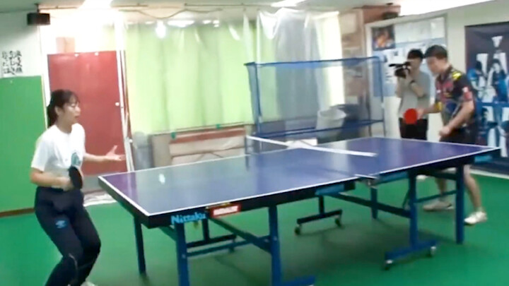 The person with the worst athletic ability in the world—if this is acting, I can only say: what amaz