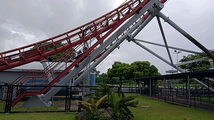 SPACE SHUTTLE,EXTREME RIDE @ ENCHANTED KUNGDOM..