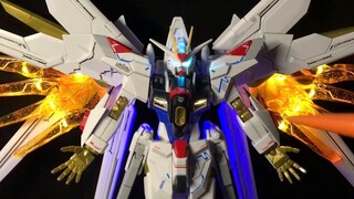 Apa? Bandai akan merilis PG Extraordinary Strike Freedom dengan lighting set? ! Pencahayaan Bebas Se