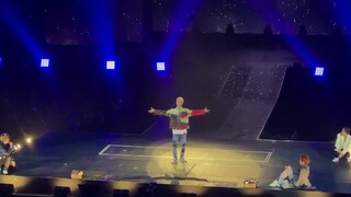 Lee Seung Hoon dances Tala by Sarah G. #WINNERCROSSTOURINMANILA #TalaDanceChallenge #WINNER