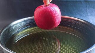 [Food]Fried an apple in 180 degrees Celsius and have a taste