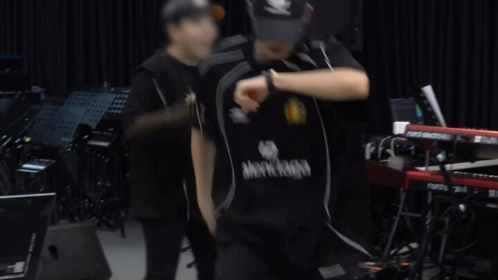 The latest practice room reveals the genius and humility of the “four dances in one” ace.