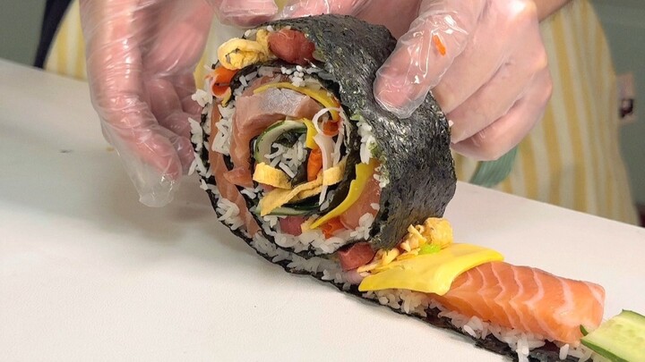 🔥 What if your girlfriend says she'll only eat one (hundred million) sushi rolls? #Self-Discipline