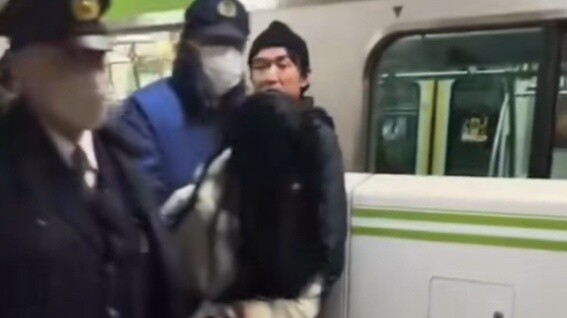 زلزال رقم 1، تحطم طائرة رقم 2، جريمة قتل في المترو رقم 3