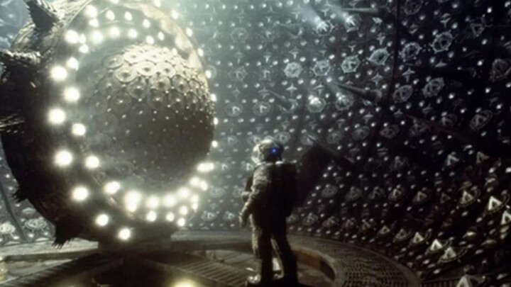 A sci-fi film backed by the “wormhole” theory ended up being made into a horror movie?