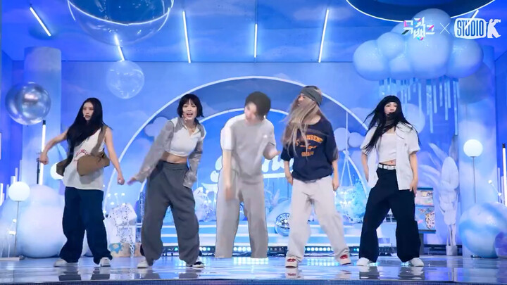 WOOZI is in perfect sync with NewJeans. Teacher Li, did you practice with Whale?