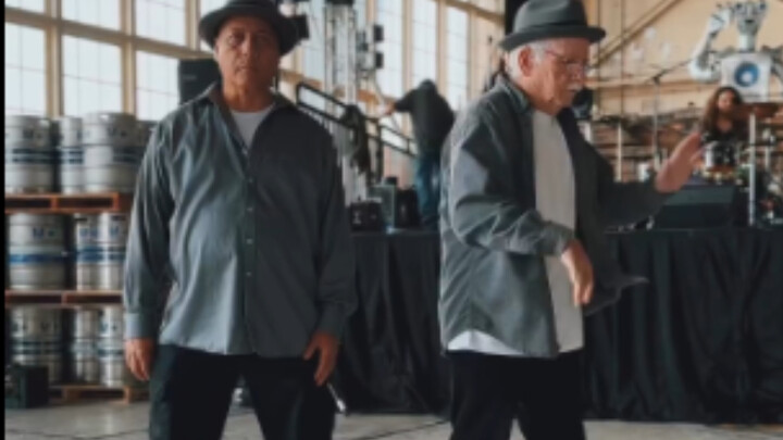 Are there still people who don’t know these two old men when they are dancing popping? OG MiKE and d