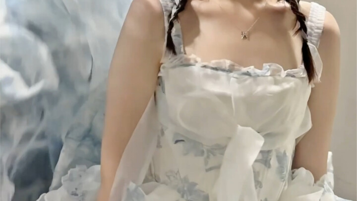 [Honor of Kings Xiao Shi, Feisty and Cute] A King’s Necklace?! That’s pretty cool!