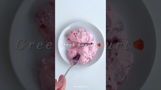 Lazy Strawberry Greek Yogurt 🍓(Only 1 ingredient) กรีกโยเกิร์ตสตรอเบอร์รี่ ทำตามง่ายมากก