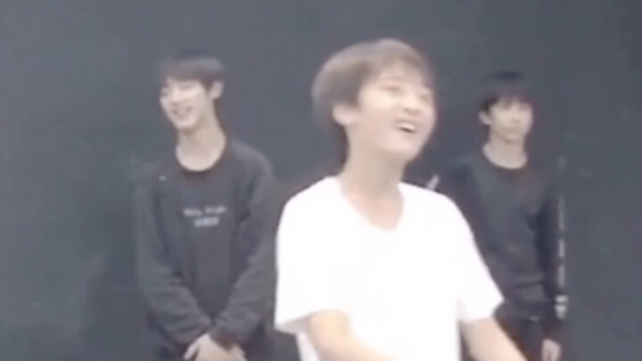 【严浩翔】“严浩翔 你为什么这个表情啊”