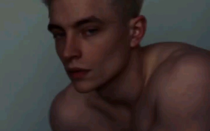 لا يمكن أن يكون هناك حقًا من لا يحب مشاهدة البوذا الذكر وهو يتقلب على الأرض، أليس كذلك؟