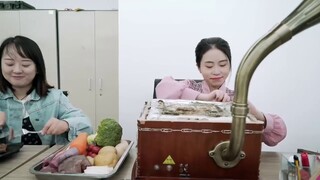 Ms Yeah | Cook Steak with the Gramophone of My Boss  | Nấu Steak bằng máy hát của ông chủ | EP94
