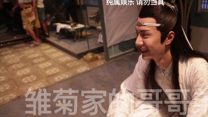 Classic jealous moment between a smelly couple: even their forced foreign-language sparring is hilar