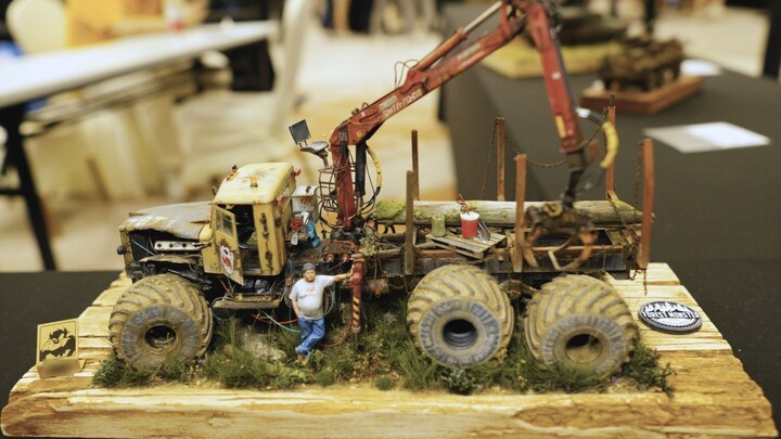 Model Militer + Pemandangan - Kompetisi Model Nomor 1 Dunia Kedua