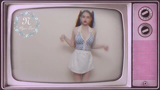 Thời tiết này yêu em là hợp lý.🌸Emi🌸