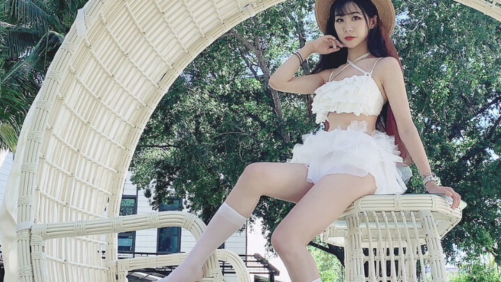 冬日的泳装summer time。