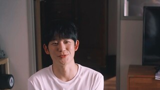 Cô bé khóc nhè chân thành, thích làm nũng và dễ xúc động này, thật là đau lòng! Anh chàng này đang n