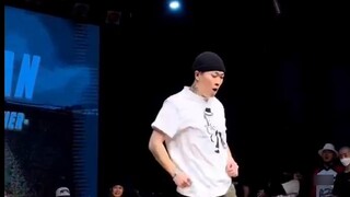 ฮวนน้องชาย ช่วงนี้ใช้ขาเยอะจังนะ