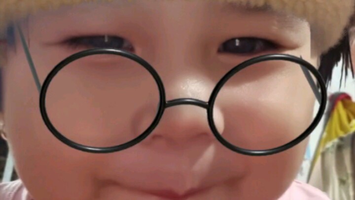 bé bí cute