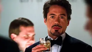 It was the first time that Tony saw Pepper in a dress fall, the eyes are too detailed!