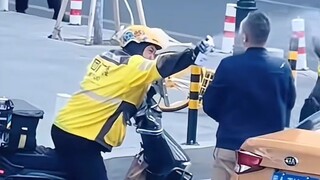 Thần Nhân TV Tôi tránh mũi nhọn của anh ta? 13